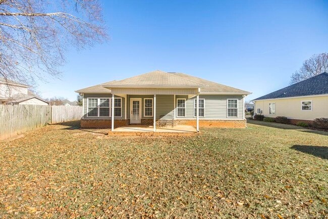 Building Photo - 102 Summerstone Bend