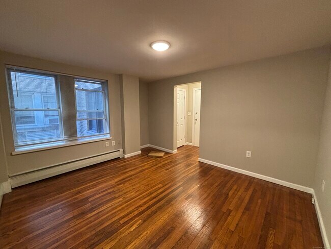 Building Photo - 225 Golden Hill St