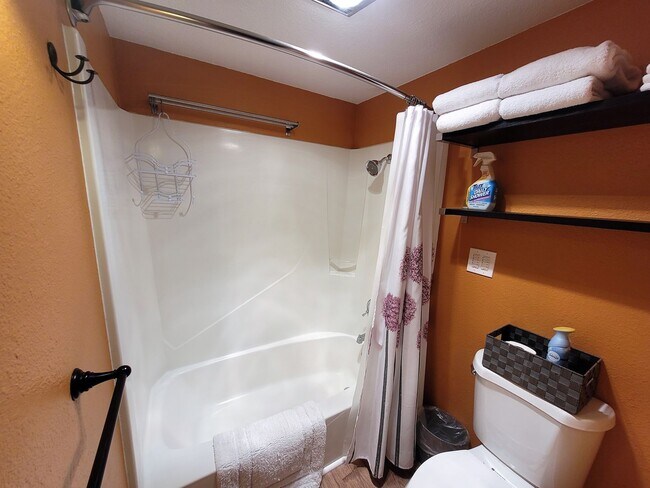 Building Photo - Mt. Bachelor Village Condo #207