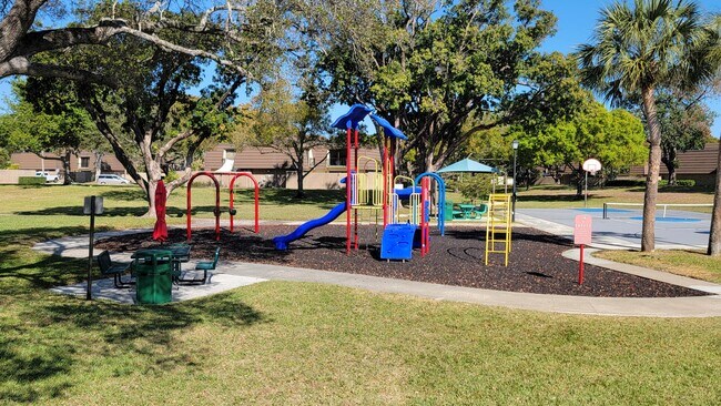 Building Photo - 117 1st Ct