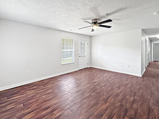 Building Photo - 1637 Cobblestone Ln