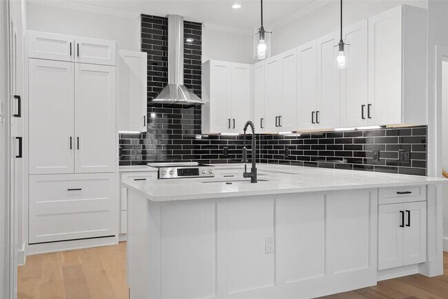 Building Photo - 4231 Westlake Dr