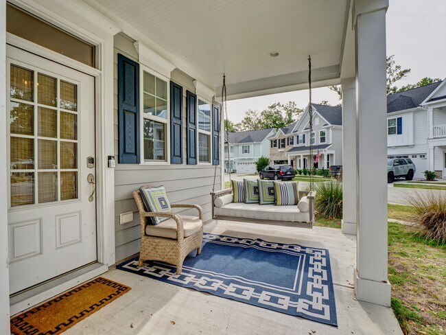 Building Photo - Charming 4 Bedroom Cottage Available in Og...
