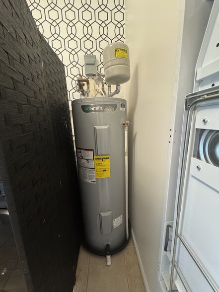 New hot water heater. - 1701 Water Oak Dr