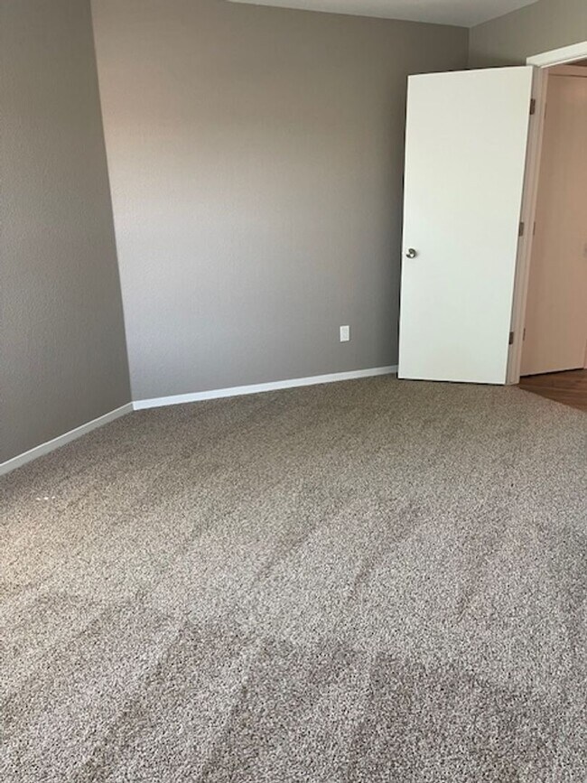 Building Photo - COMING SOON! Beautiful Home with Stunning ...