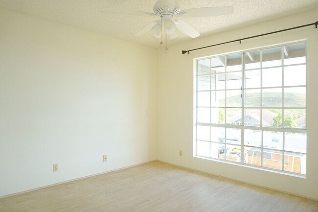 Building Photo - Pet Friendly Makakilo Condo with Gorgeous ...