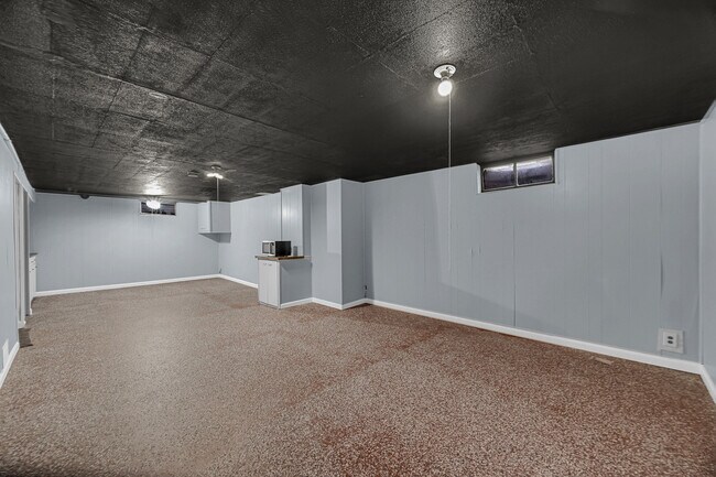 Building Photo - 2611 Ellen Ave