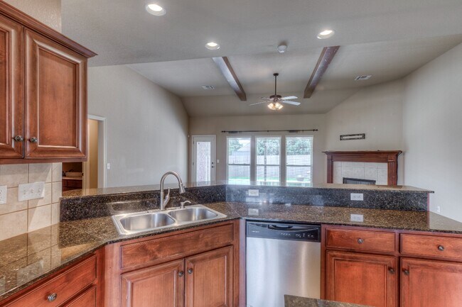 Building Photo - 1501 W Birmingham St