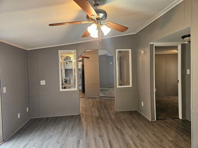 Building Photo - 166 Lynnwood Cir
