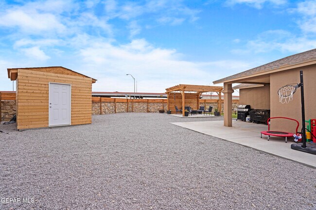 Building Photo - 6244 Spotted Eagle Dr