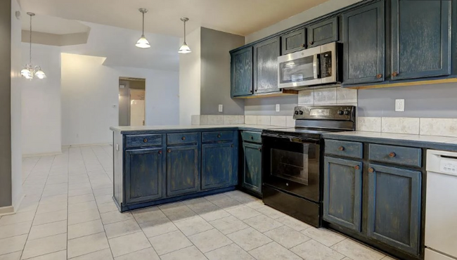 Building Photo - 737 N Belle Cir