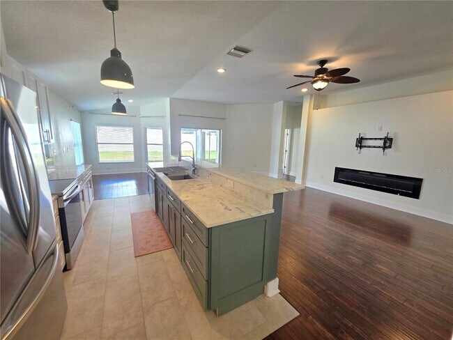 Building Photo - 730 Straw Lake Dr
