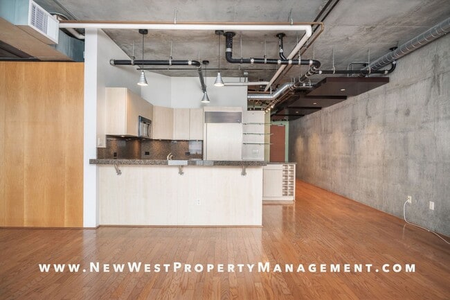 Building Photo - Modern East Village Loft at M2i, Small Pet OK! Available Now!