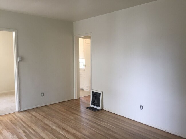 Building Photo - 4848 N Lakewood Blvd