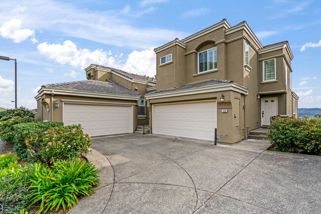 Primary Photo - Luxurious Single-Family Home in the Terrab...