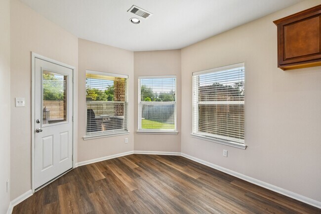 Building Photo - 28134 Kudzu Dr