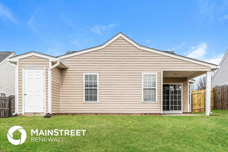 Building Photo - 5112 Parkerwood Dr