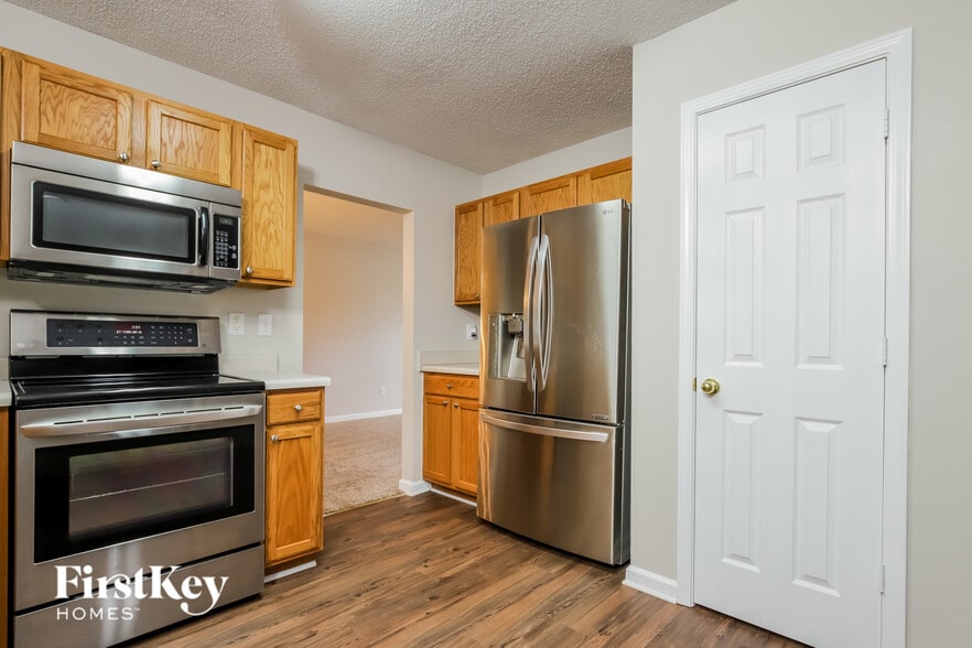 Building Photo - 120 Wheaton Crest Ct