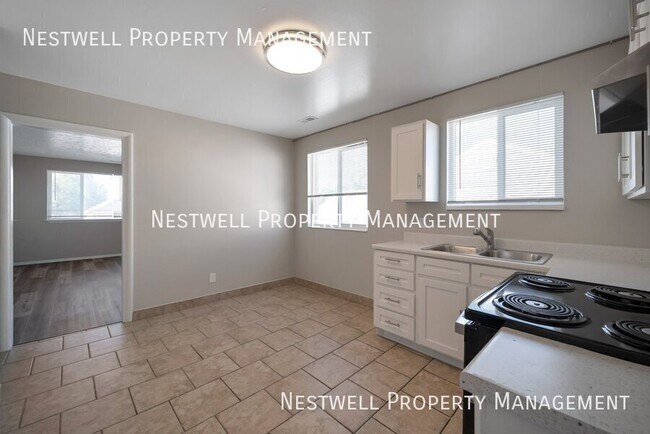 Building Photo - 116 W Angelo Ave