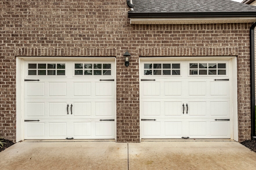 Building Photo - 1048 Westgate Dr