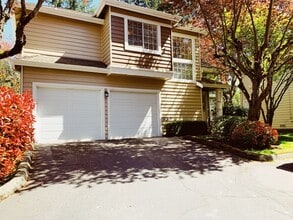 Building Photo - 3Bd/2.5Ba Kirkland Townhome
