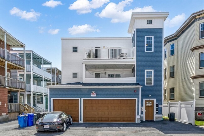 Building Photo - 8 W Bellflower St