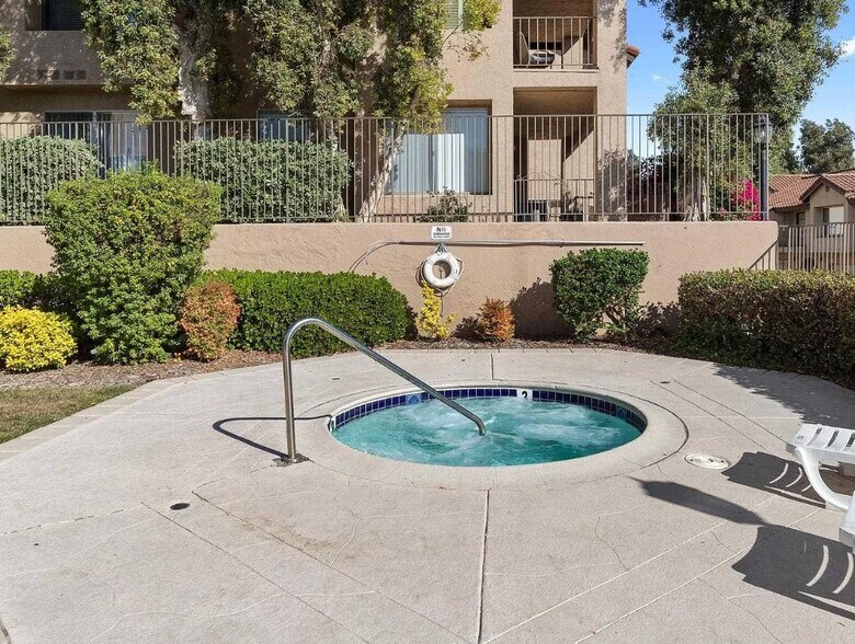 Building Photo - 1120 Grape St