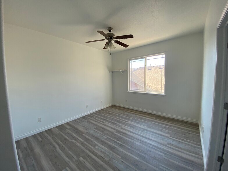 Building Photo - 24 S 1520 W