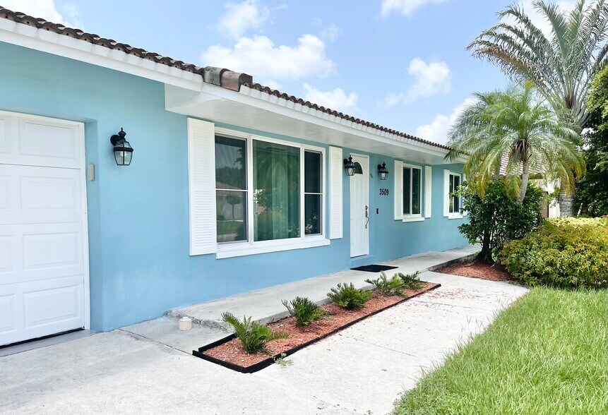 Building Photo - 3509 NW 25th Way