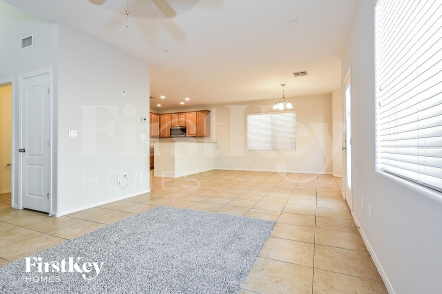 Building Photo - 9328 Euphoria Rose Ave