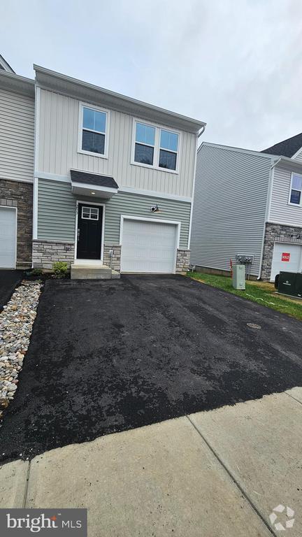 Building Photo - 253 Talucci Dr