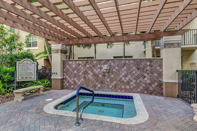 Building Photo - 1805 N Flagler Dr