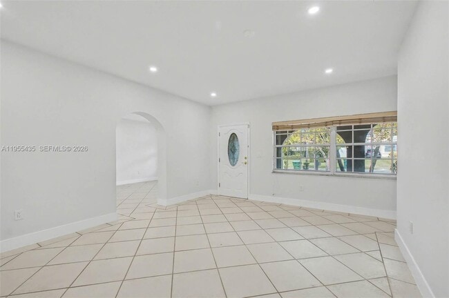 Building Photo - 5936 SW 29th St