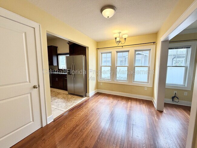 Building Photo - 2223 Amherst Ave