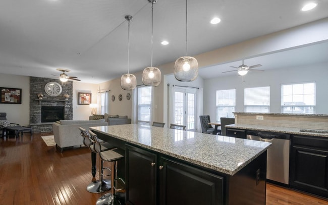 Building Photo - 1113 Long Farm Cir