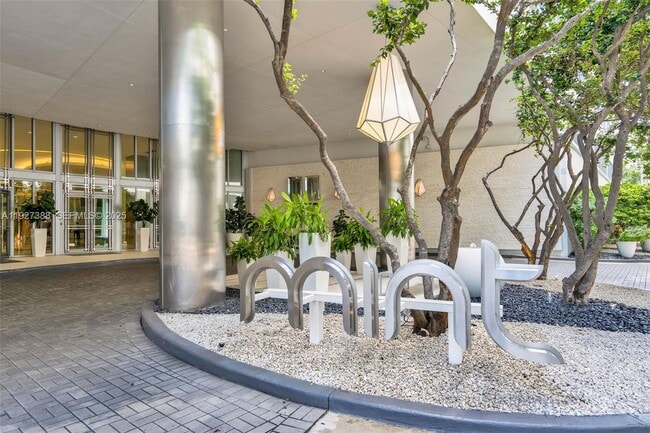 Building Photo - 92 SW 3rd St