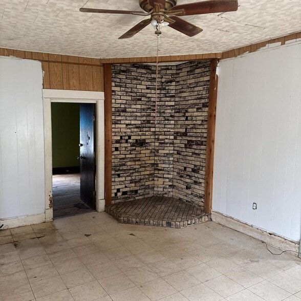 Building Photo - 1629 S Rodgers Ave