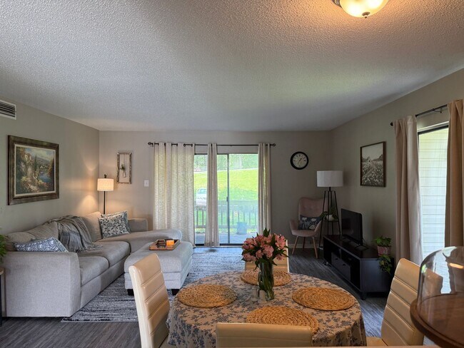 Building Photo - Maumelle Condo Available for Rent