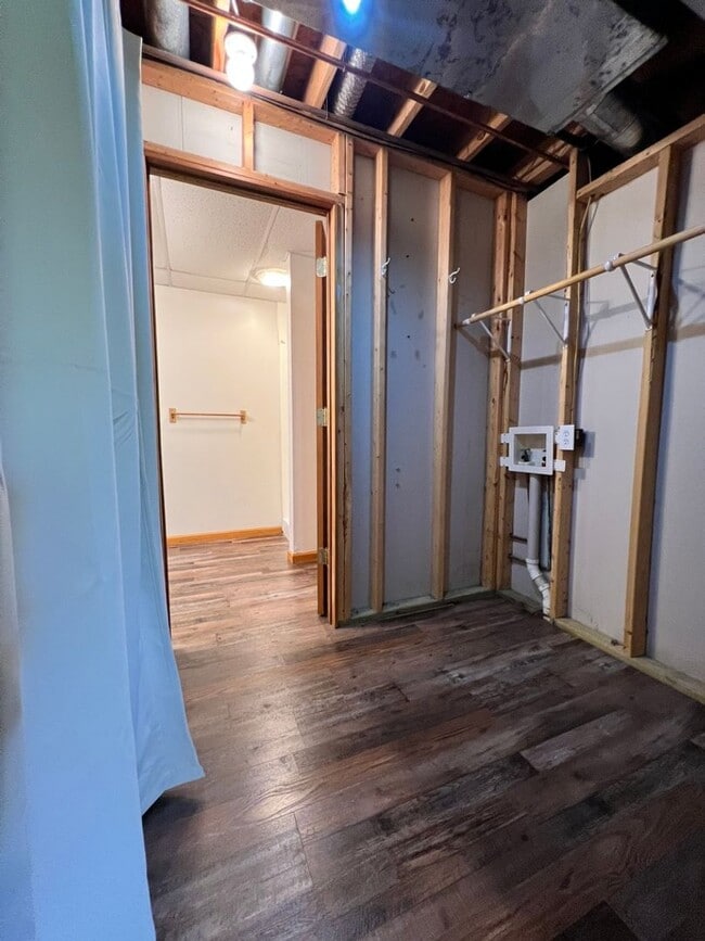 Building Photo - Spacious 3BR Duplex with Finished Basement & 2-Car Garage in Otsego