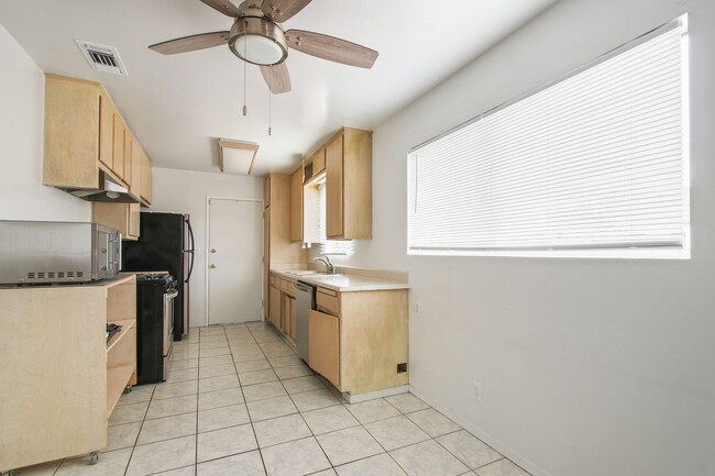 Building Photo - 122-64TH