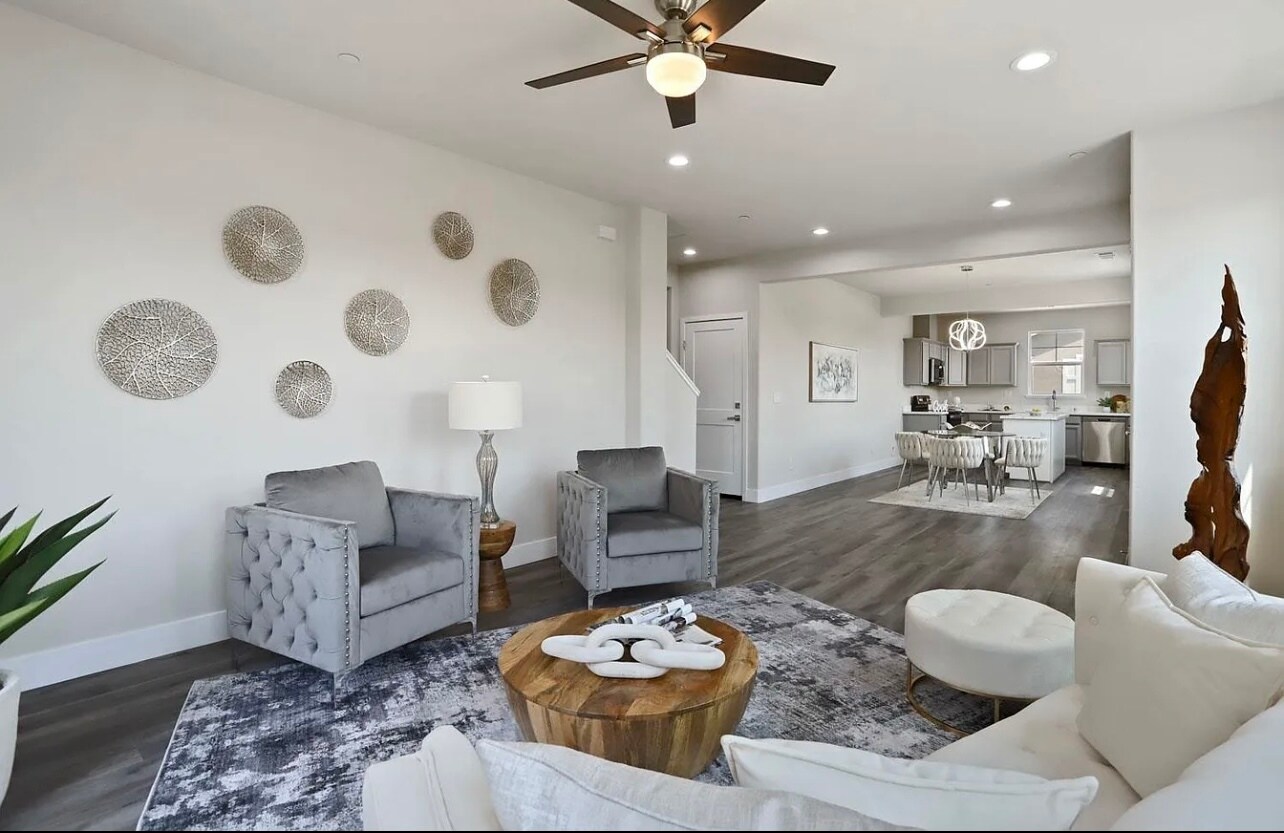 Building Photo - 1673 Bella Lago Dr