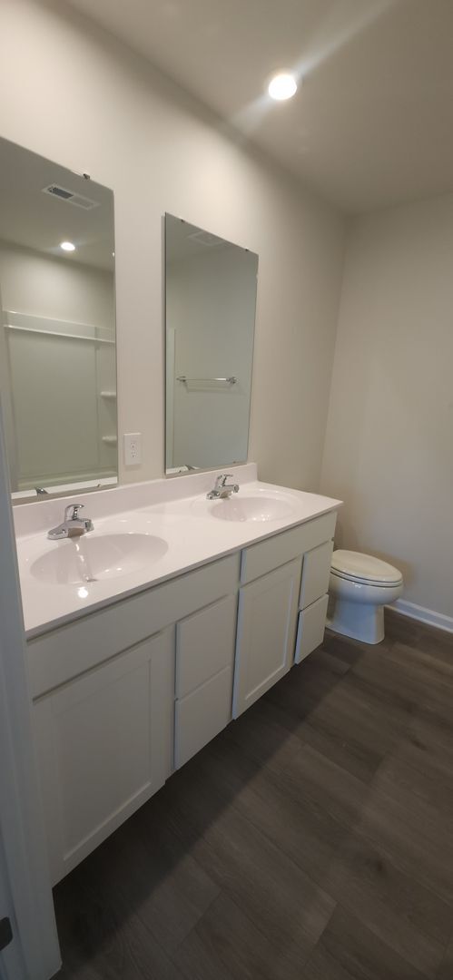 Building Photo - 3 BR Townhome in Arden Woods Townhomes