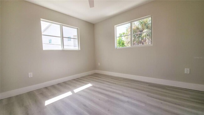 Building Photo - 5039 N Beach Rd