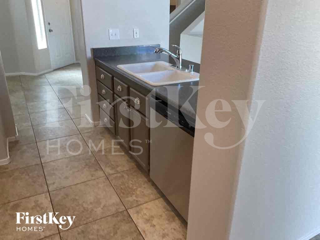 Building Photo - 8008 Revolver Ave