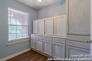 Building Photo - 1203 Ganton Ln