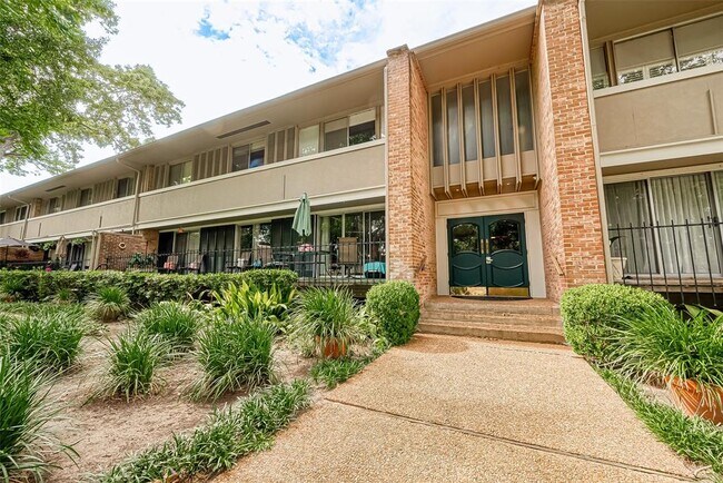 Building Photo - 642 S Ripple Creek Dr
