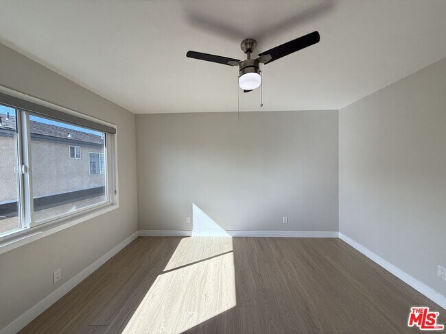 Building Photo - 1505 Cochran Ave