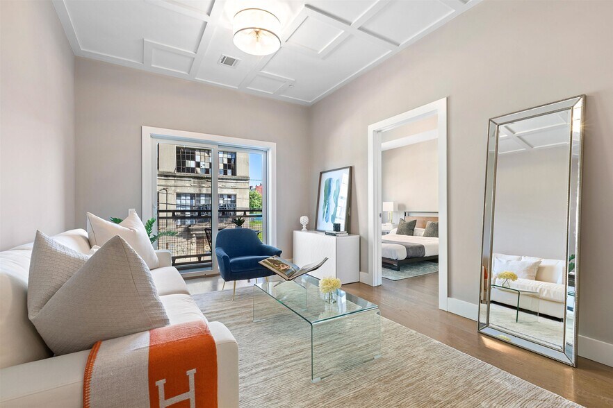 Building Photo - 313 Pine St