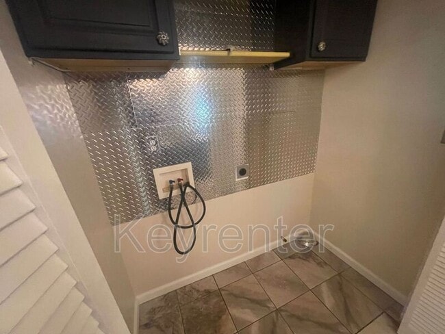 Building Photo - 107 Miranda Way