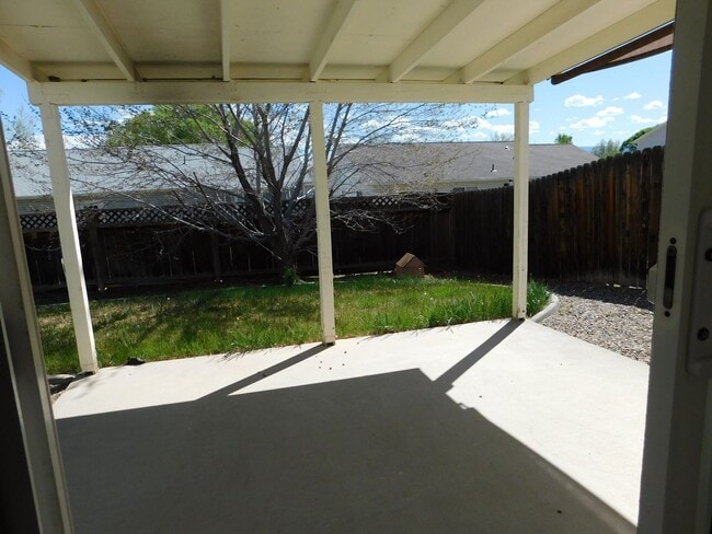 Building Photo - Quiet Neighborhood!